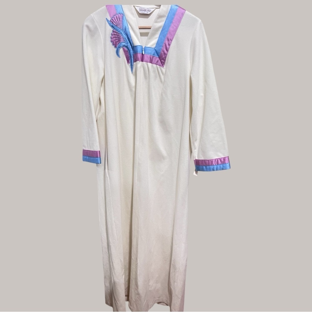 Vanity Fair Cream Pleated Gown long sleeve size S